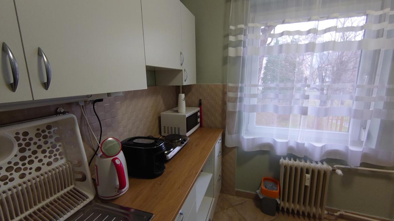 Kőrösi Apartman Pecs Bagian luar foto
