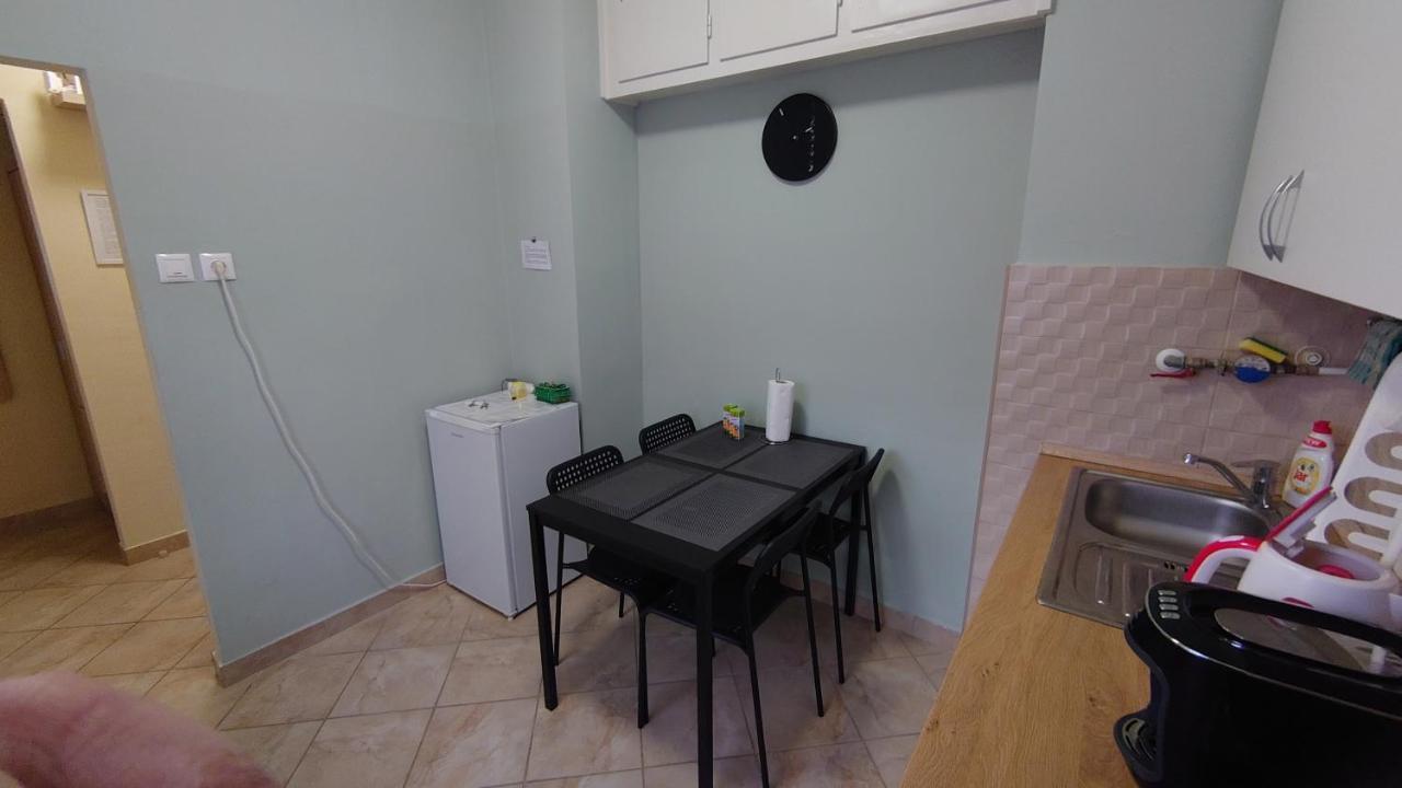 Kőrösi Apartman Pecs Bagian luar foto