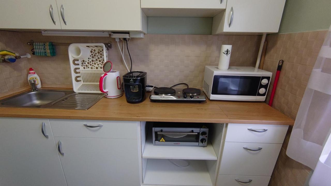 Kőrösi Apartman Pecs Bagian luar foto
