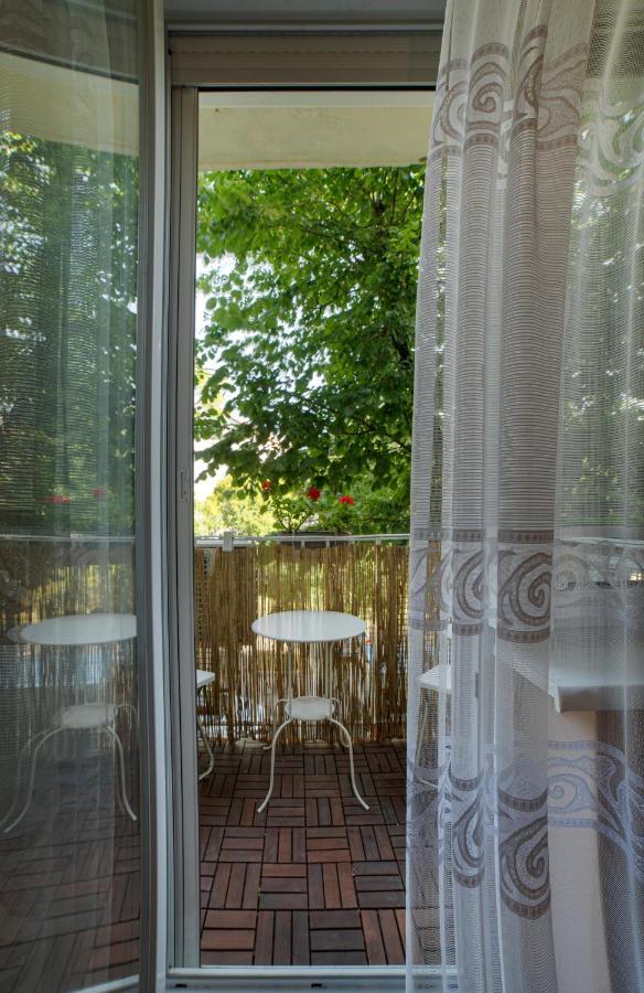 Kőrösi Apartman Pecs Bagian luar foto