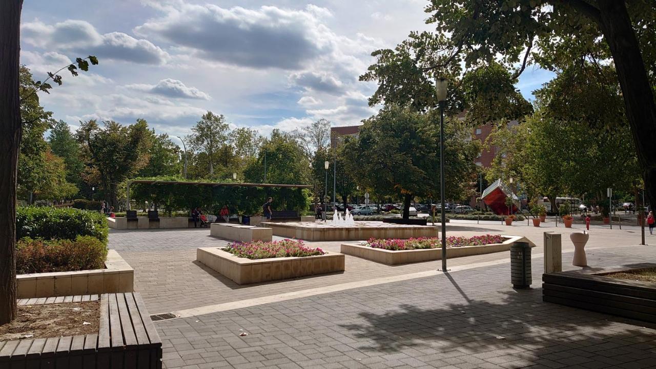 Kőrösi Apartman Pecs Bagian luar foto
